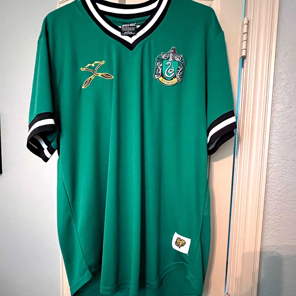 NWOT. Boxlunch HP Slytherin Quidditch Jersey